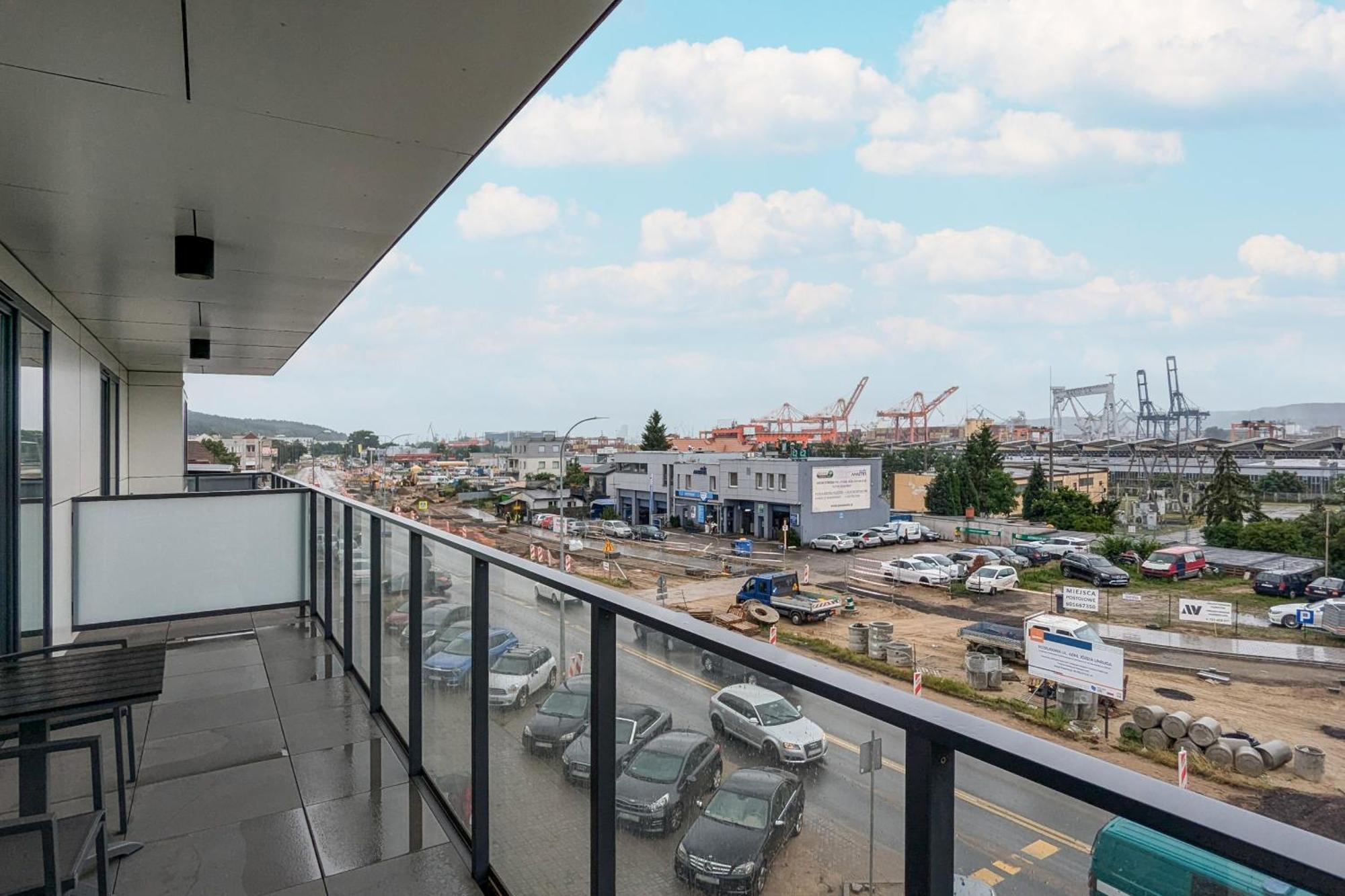 Apartport Wyjatkowe Apartamenty Z Widokiem Na Port W Gdyni By Noclegi Renters Gdynia Eksteriør billede